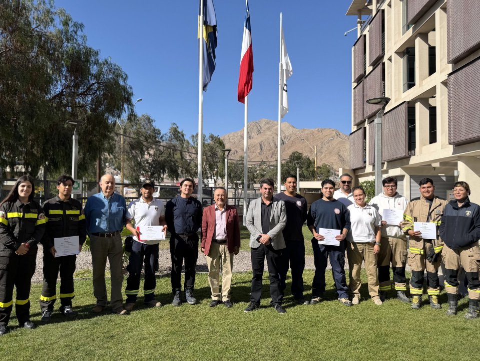 /inacap-capacita-a-bomberos-de-atacama-en-electromovilidad-para-fortalecer
