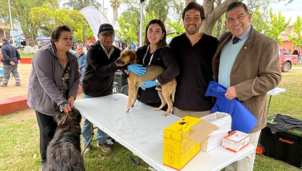 /gobierno-en-terreno-acerca-servicios-a-villa-prat