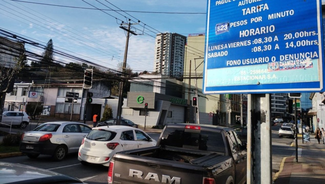 /comerciantes-piden-mas-estacionamientos-centro-puerto-montt