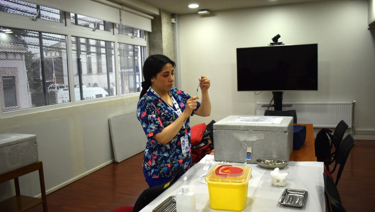 /en-preparacion-al-invierno-sector-salud-amplia-puntos-de-vacunacion