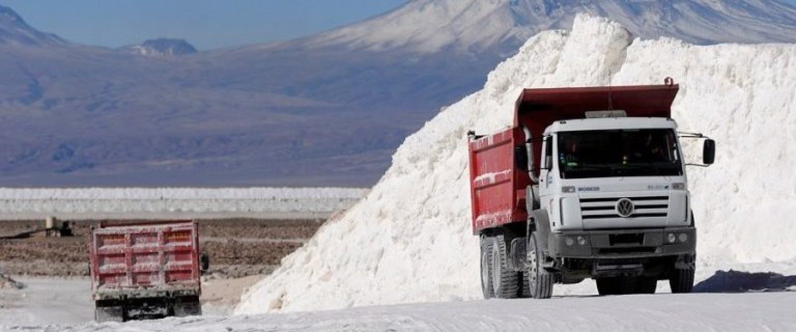 Empresas chinas desisten de construir plantas de producción de baterías de litio en Chile