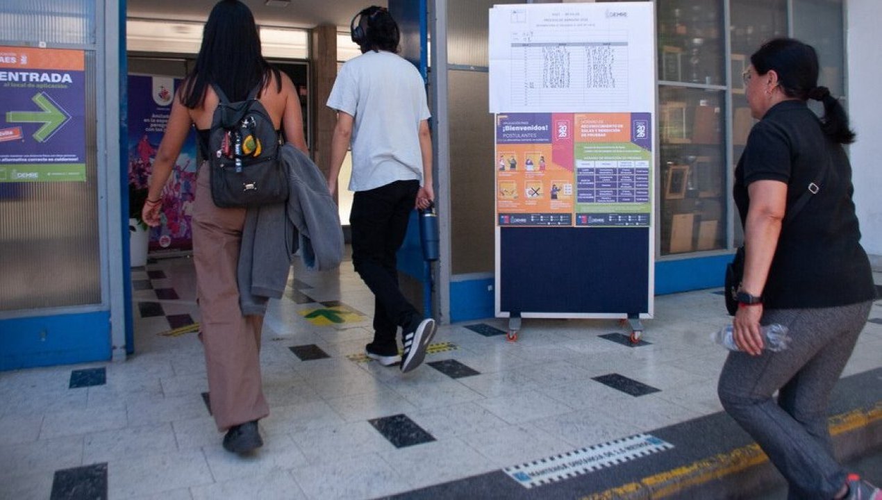 /actualidad/ranking-paes-2025-solo-un-colegio-de-regiones-logra-entrar-al-top-10