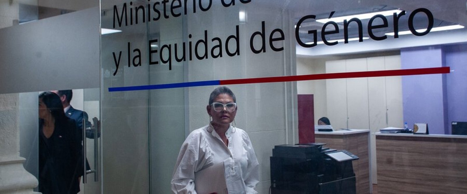 Gobierno mantendrá salida de directora del SernamEG tras su licencia médica