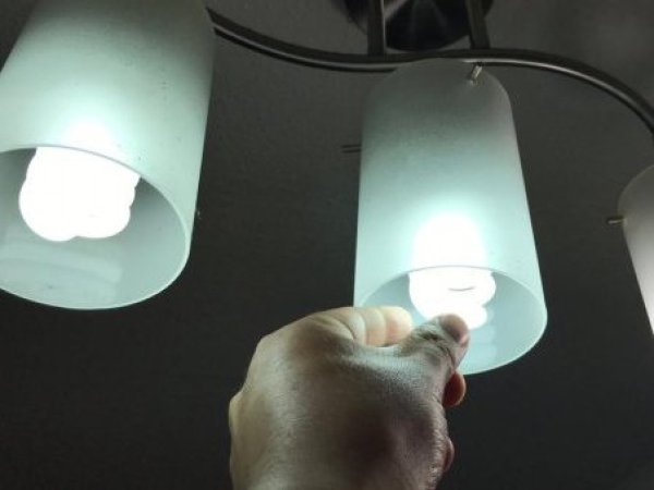 Impacto en el bolsillo: electricidad y combustible sufrirán un alza en sus precios