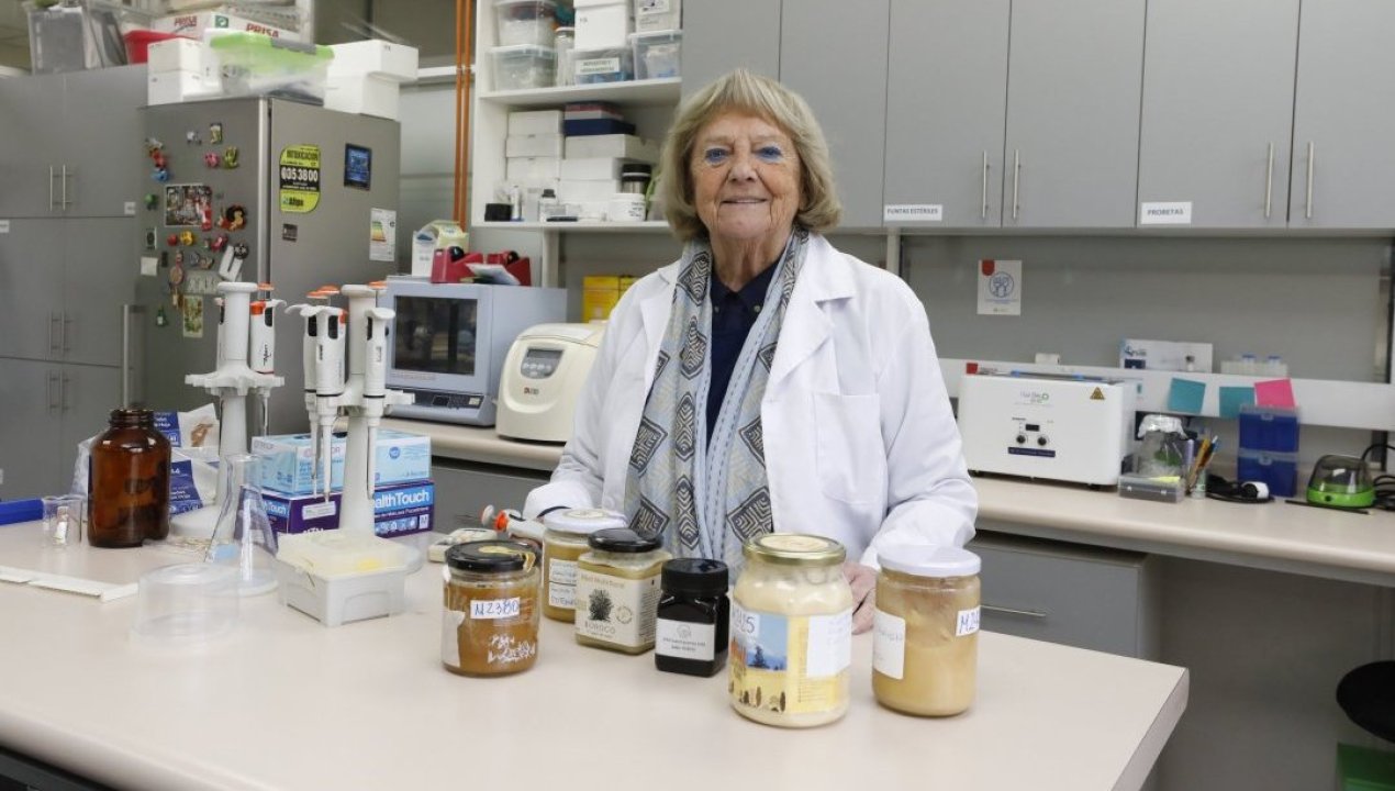 /tendencias/ciencia/gloria-montenegro-primera-mujer-en-ganar-premio-nacional-de-ciencias